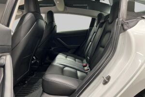 Tesla Model 3 esikatselu 9