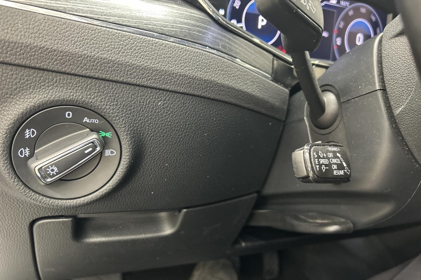 Skoda Superb iso kuva 19
