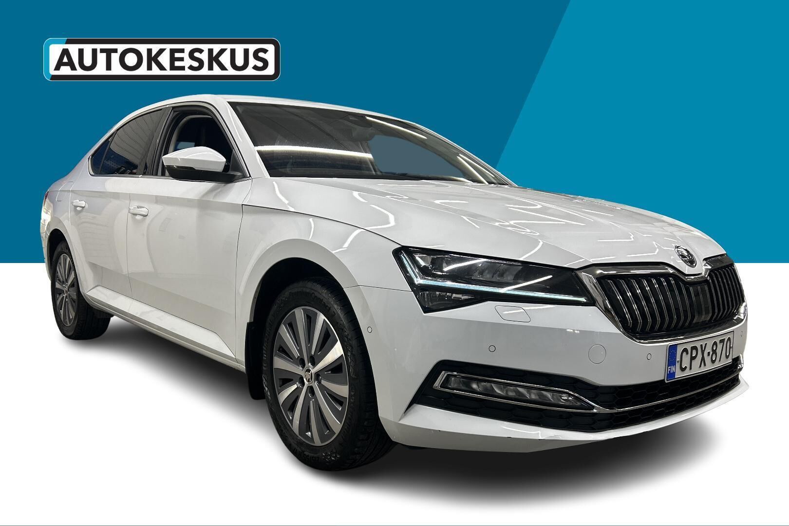 Skoda Superb iso kuva 2