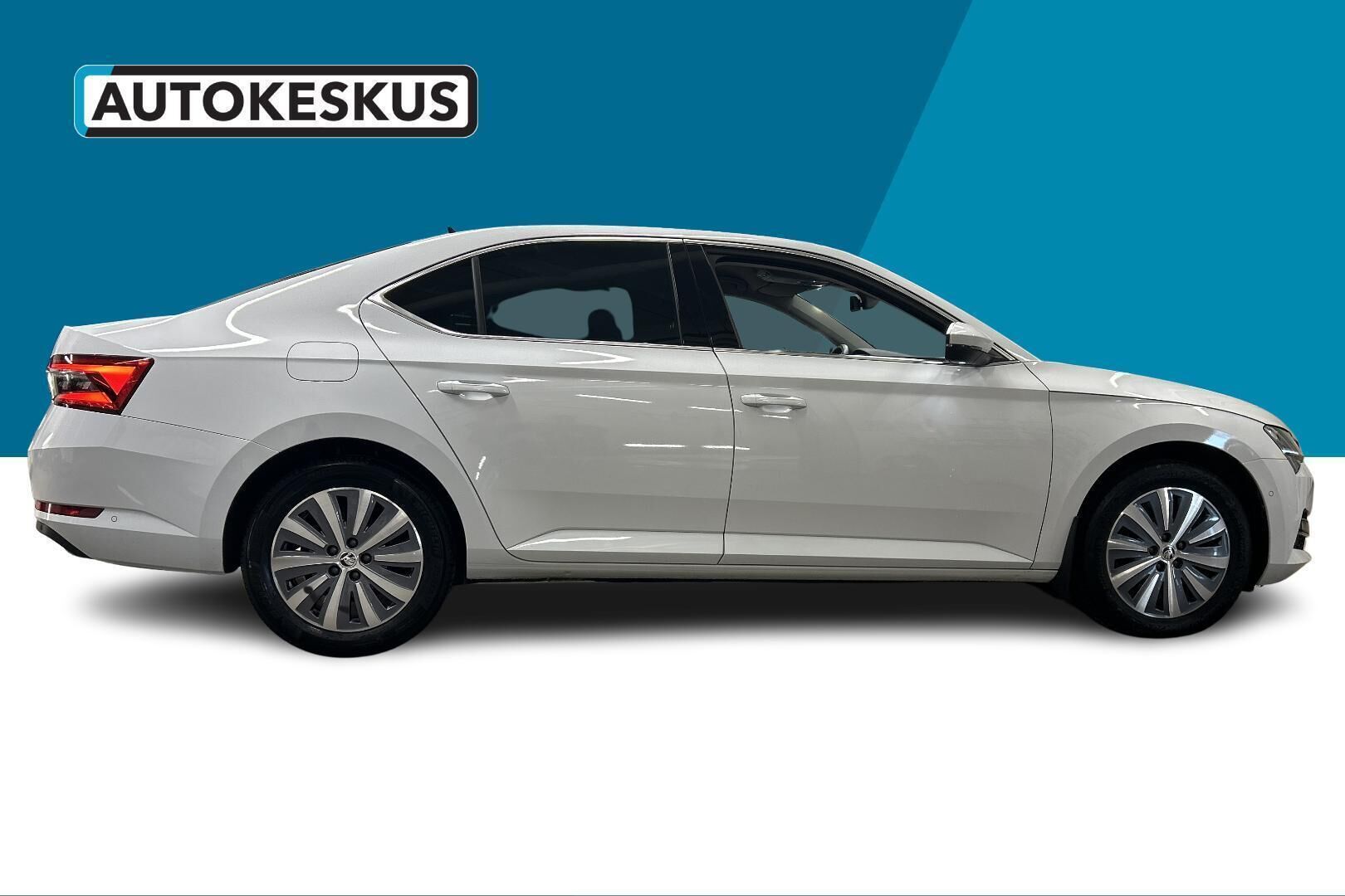 Skoda Superb iso kuva 3