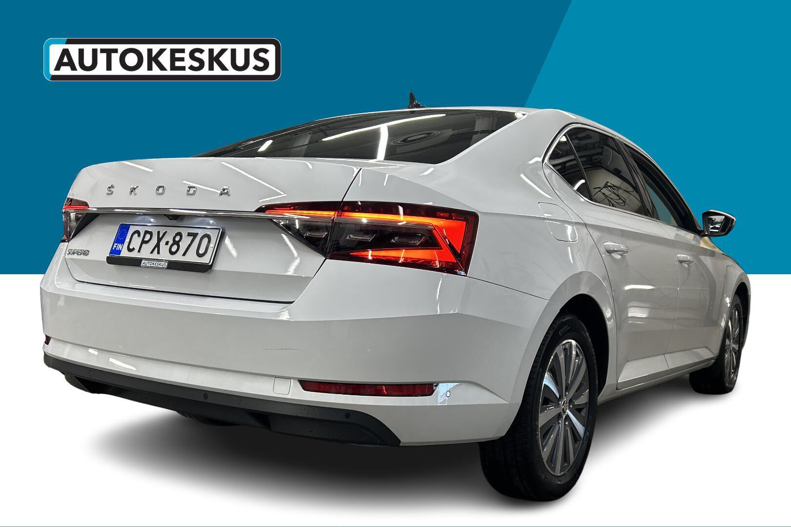 Skoda Superb iso kuva 4
