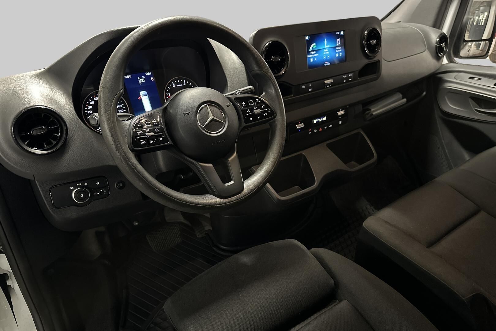 Mercedes-Benz Sprinter iso kuva 8