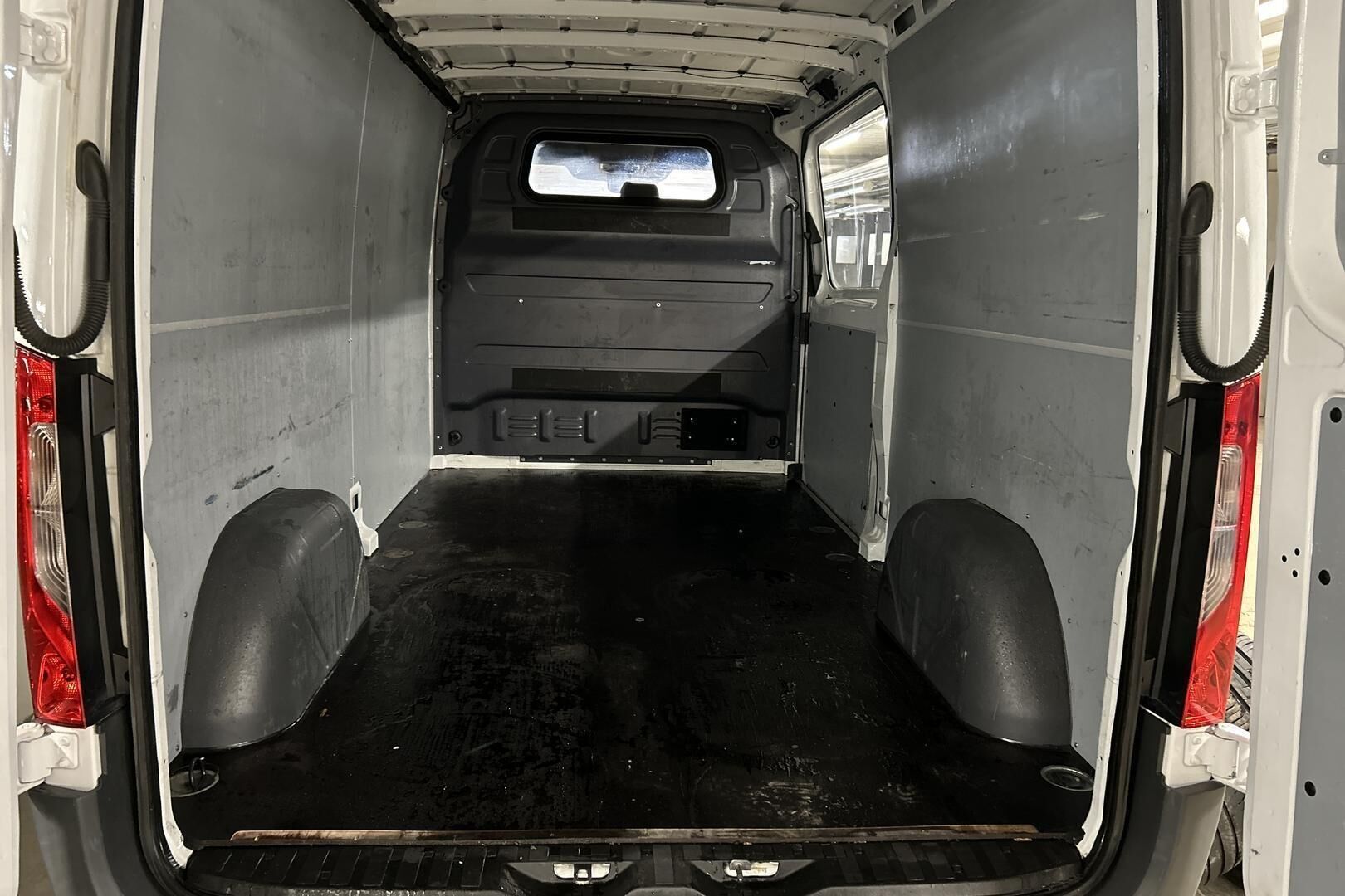 Mercedes-Benz Sprinter iso kuva 9