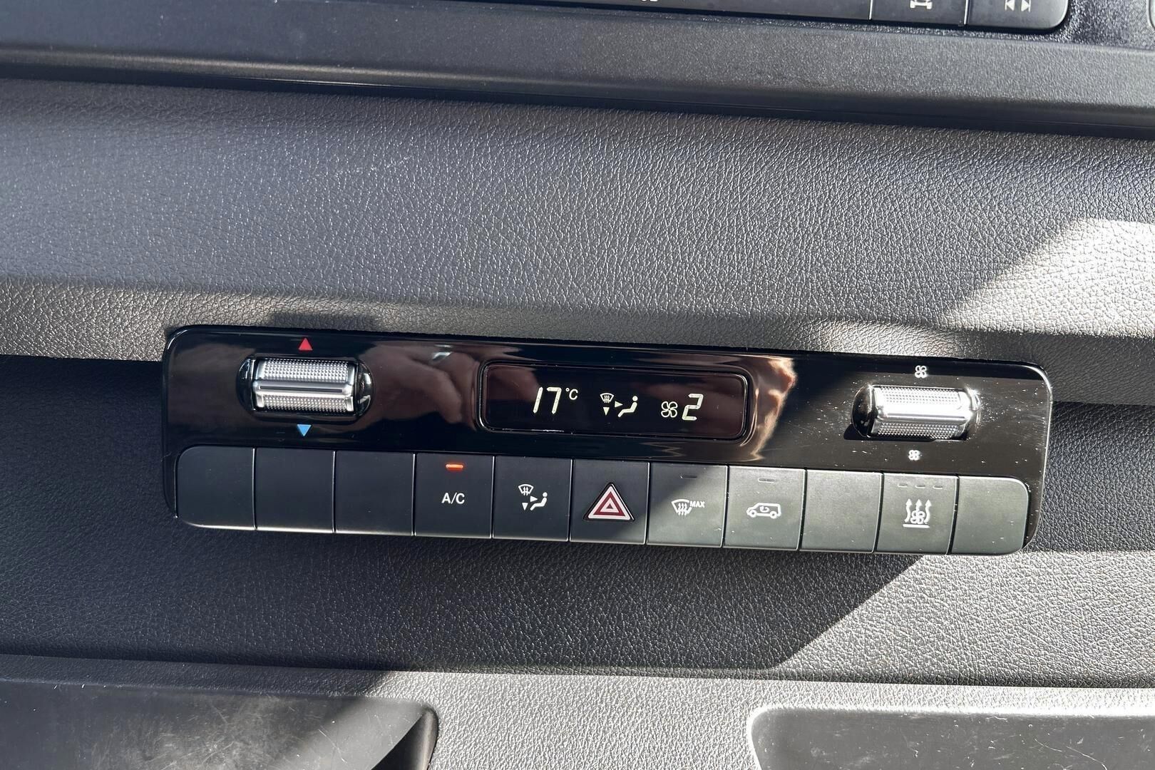 Mercedes-Benz Sprinter iso kuva 27