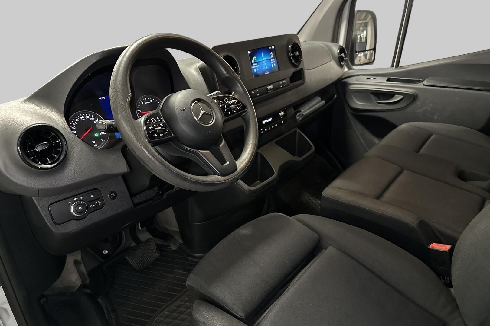 Mercedes-Benz Sprinter iso kuva 6