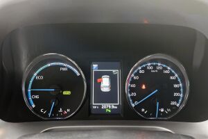 Toyota RAV4 esikatselu 13