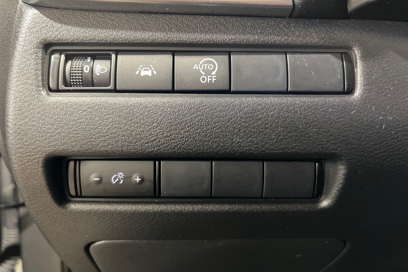 Nissan Qashqai iso kuva 8