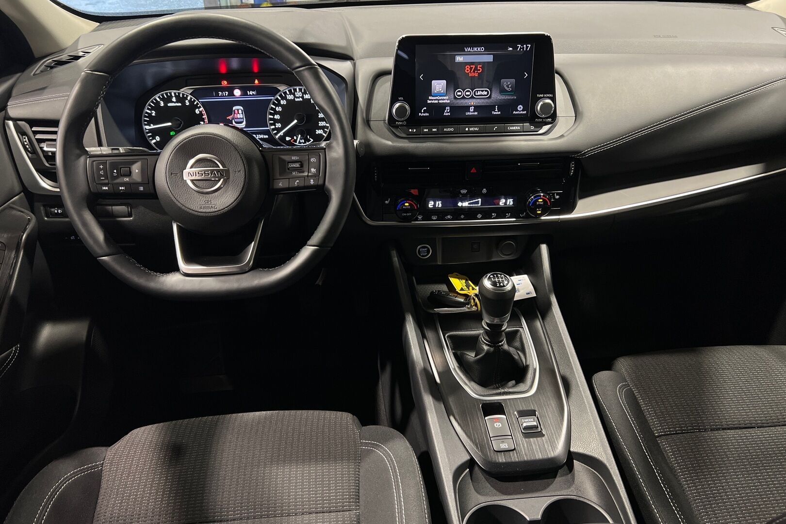 Nissan Qashqai iso kuva 15