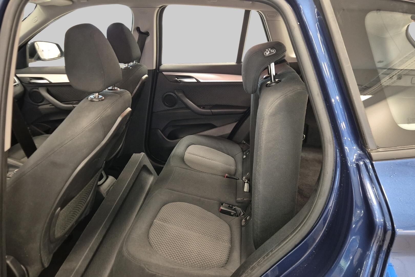 BMW X1 iso kuva 8