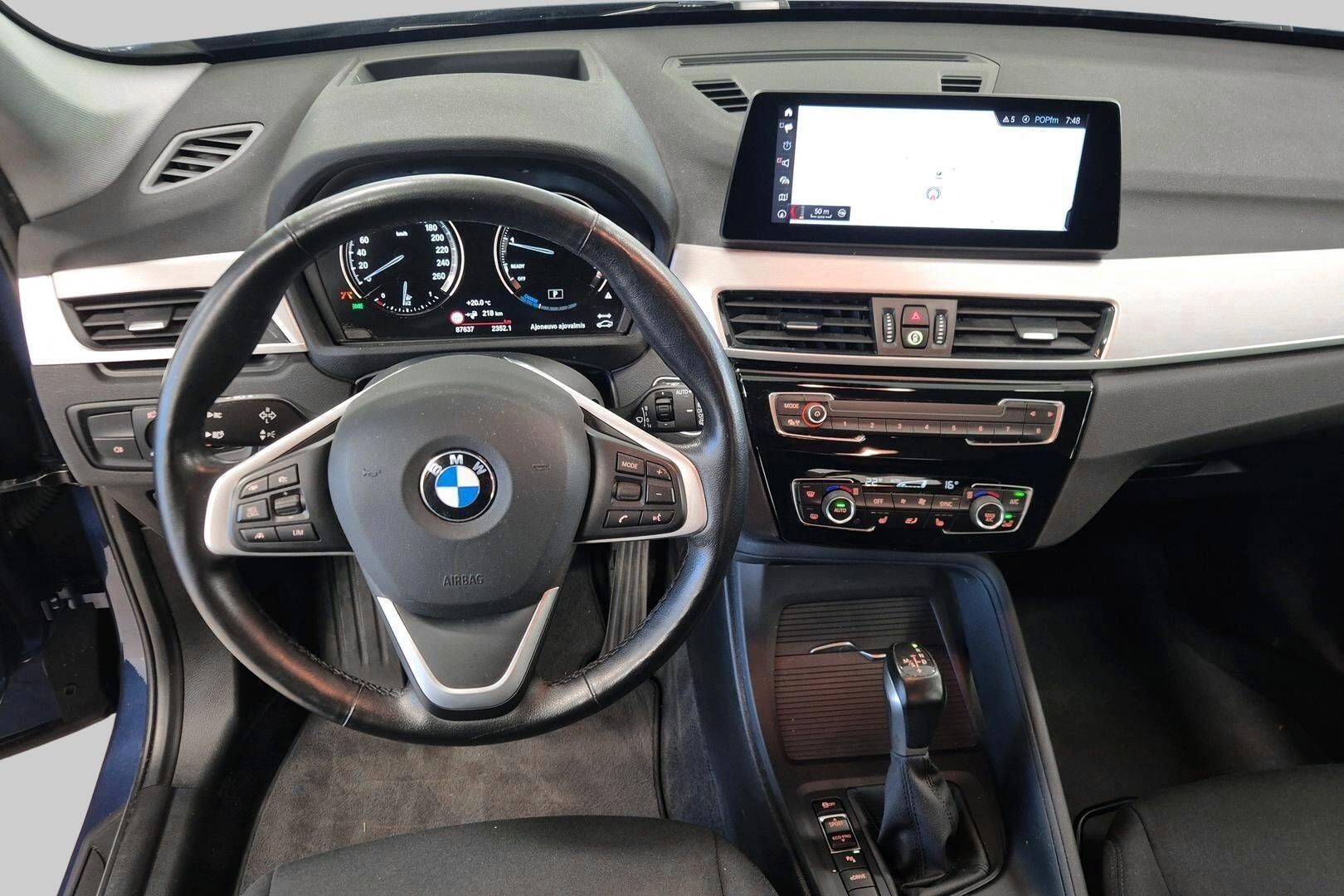 BMW X1 iso kuva 9