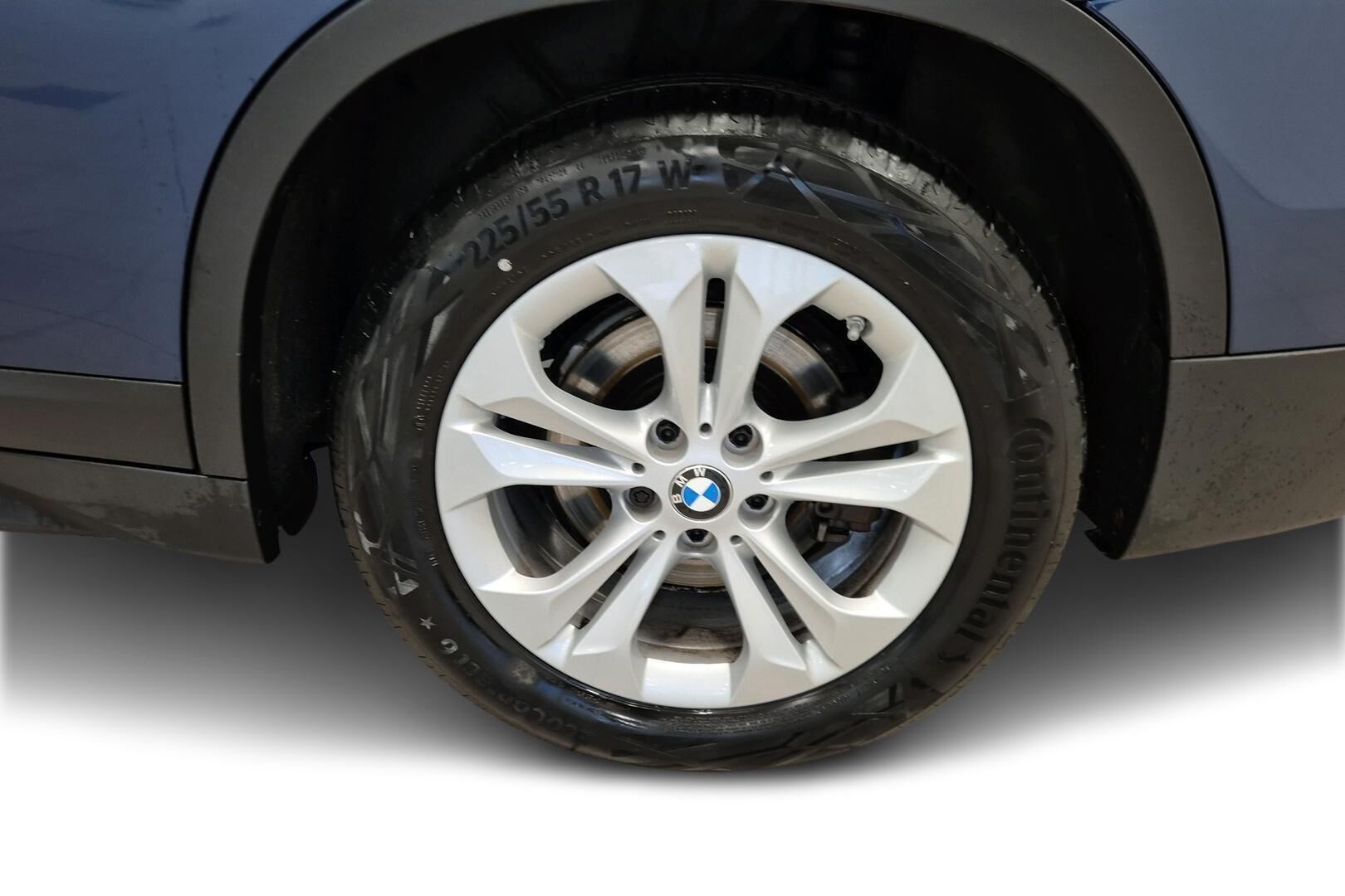 BMW X1 iso kuva 18