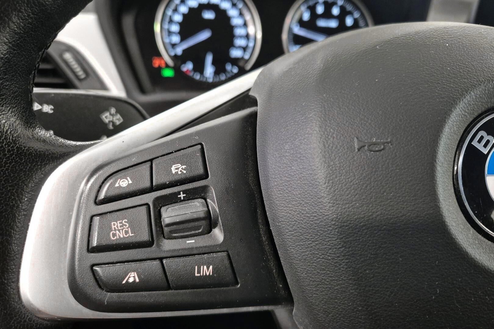 BMW X1 iso kuva 15