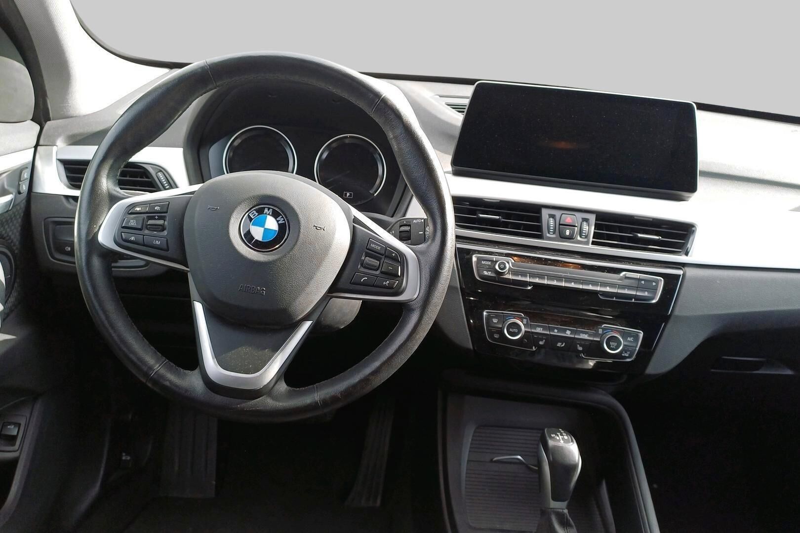 BMW X1 iso kuva 2