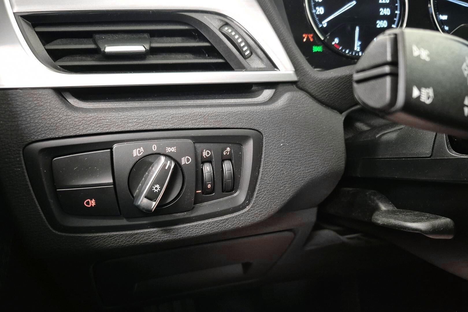 BMW X1 iso kuva 17