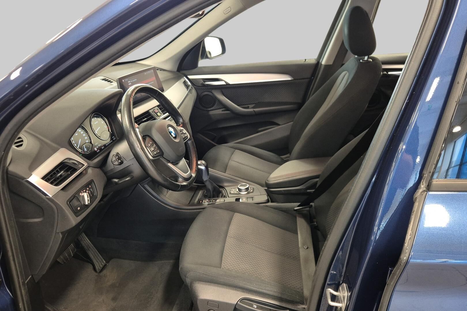 BMW X1 iso kuva 7