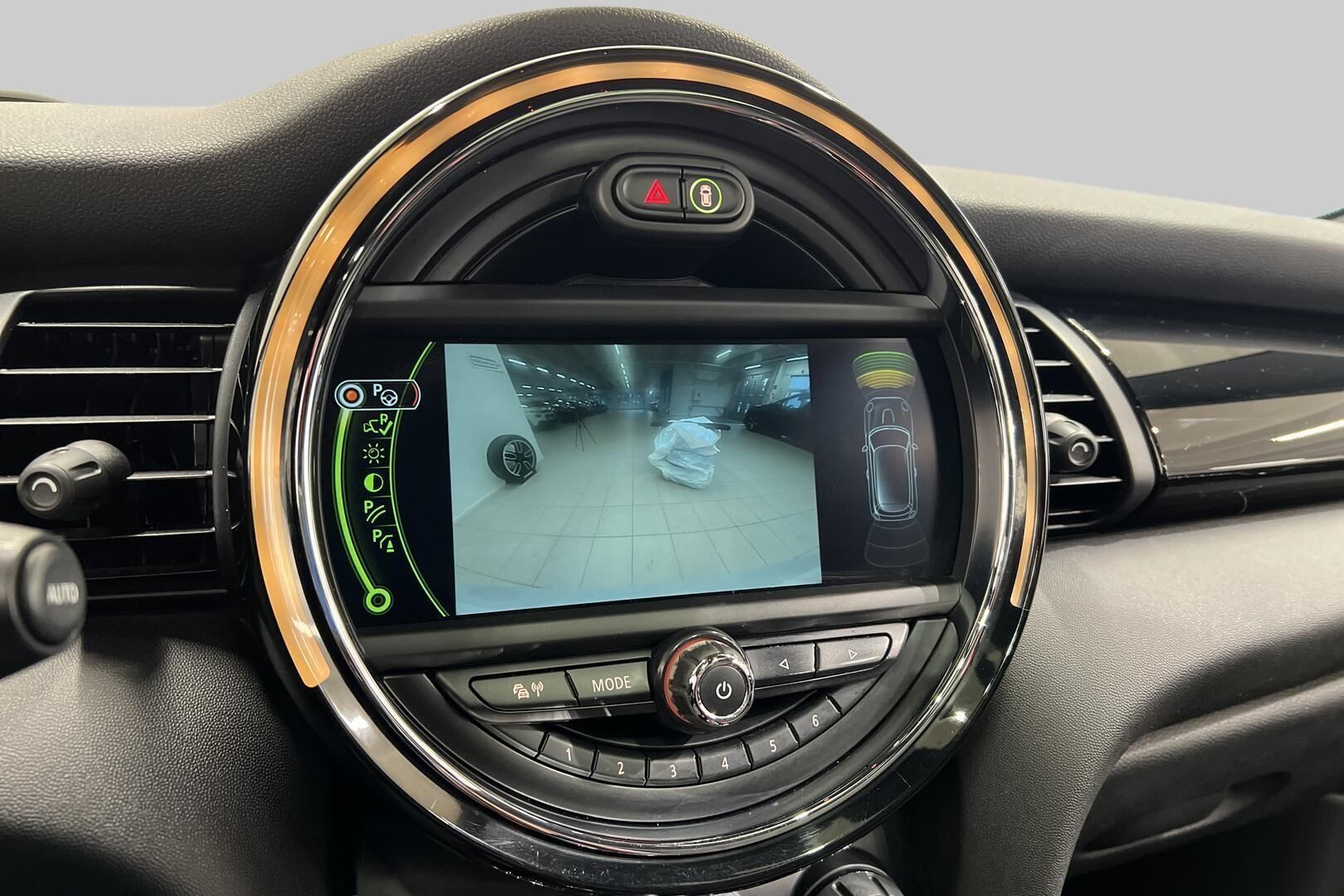 Mini Cooper iso kuva 16