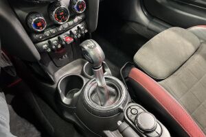 Mini Cooper esikatselu 22