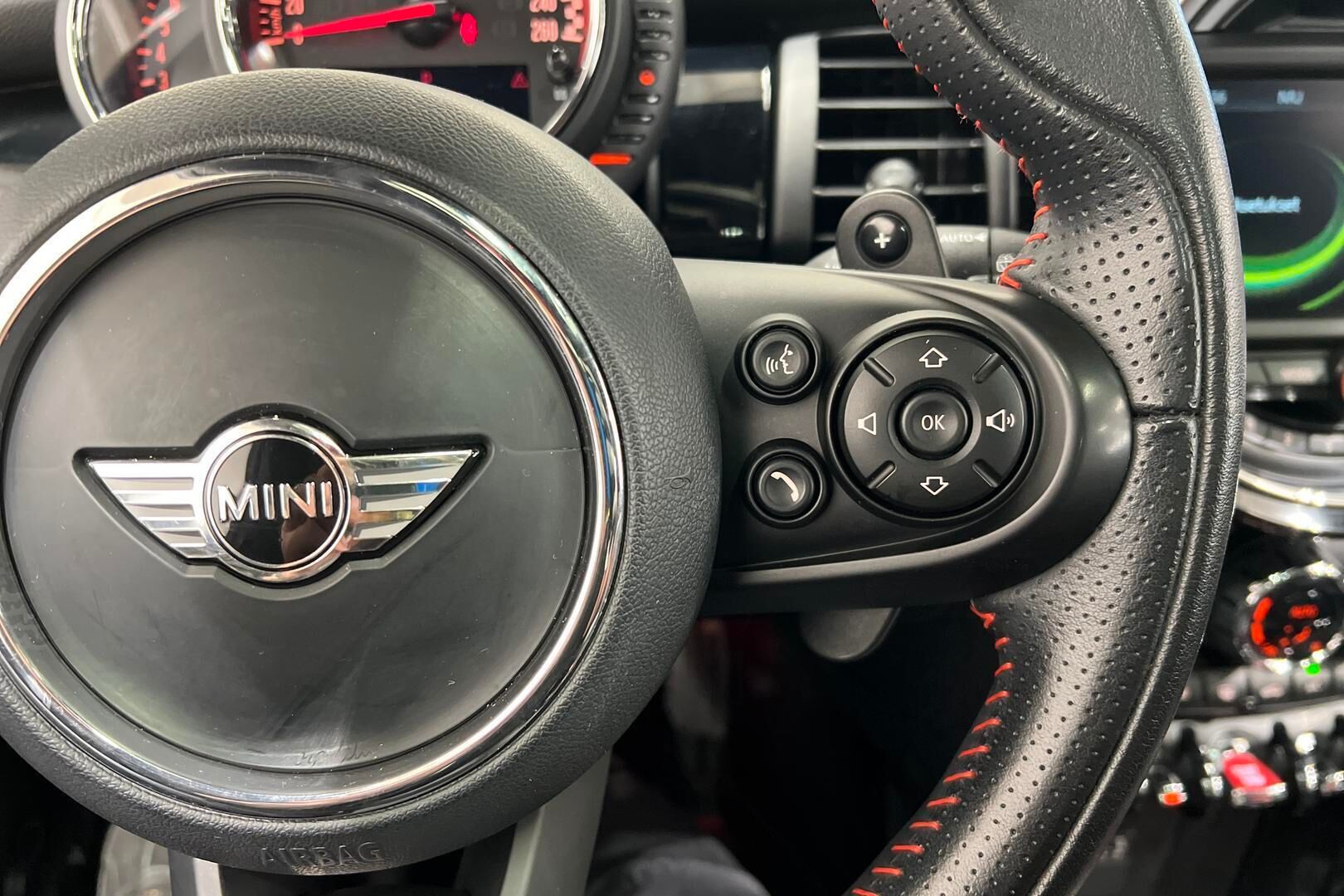 Mini Cooper iso kuva 38