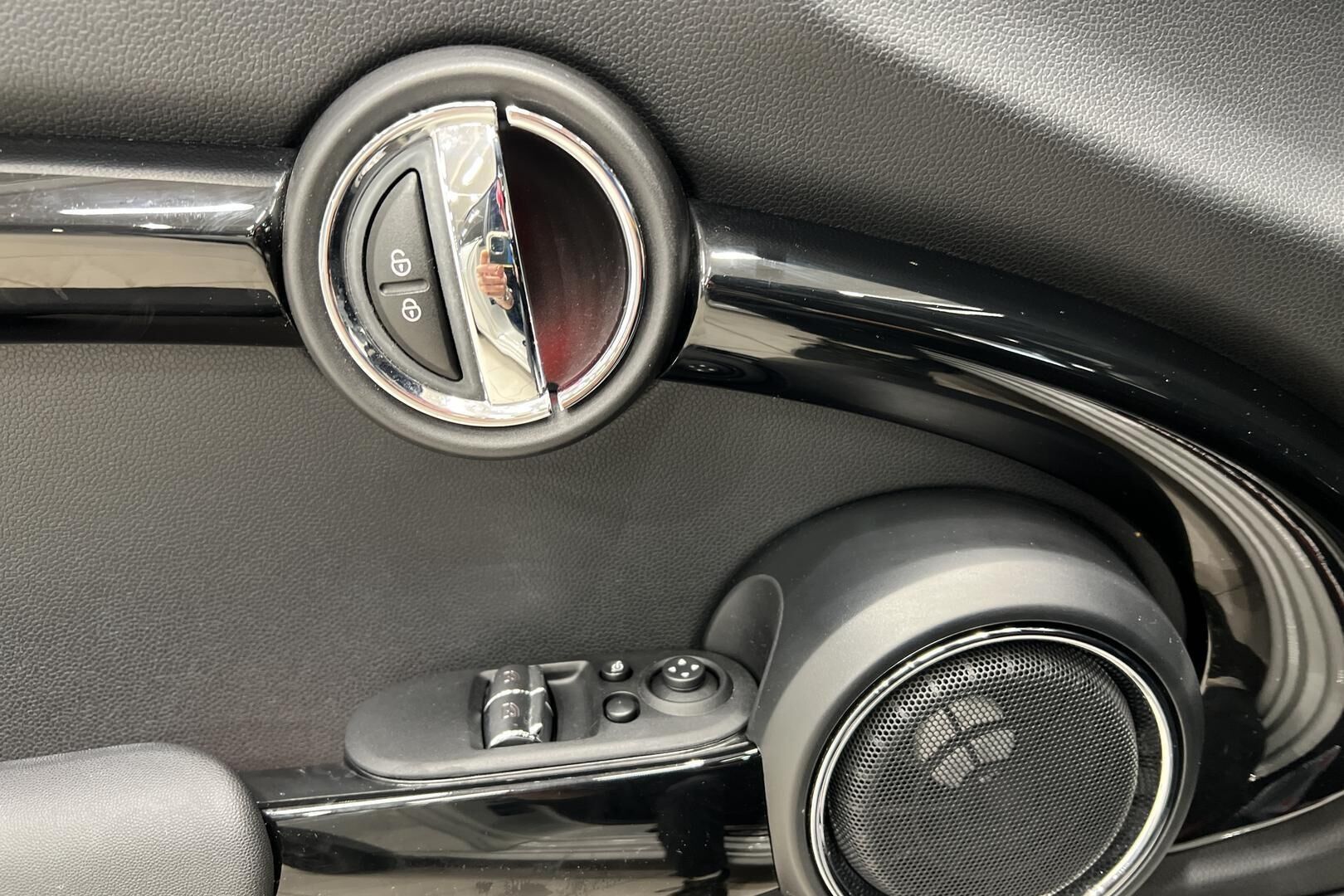 Mini Cooper iso kuva 31