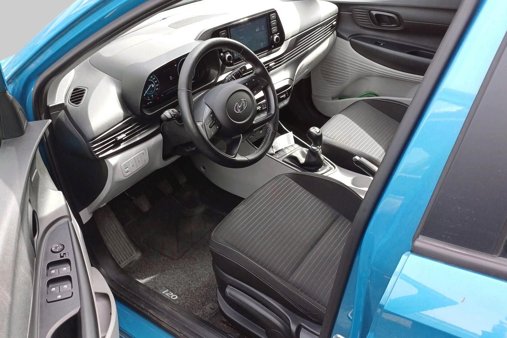 Hyundai i20 Hatchback iso kuva 2