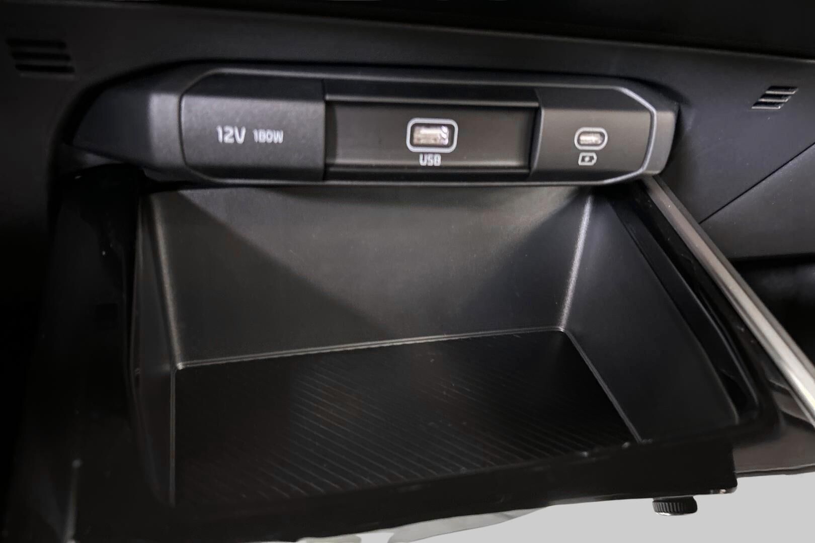 Kia Niro iso kuva 19