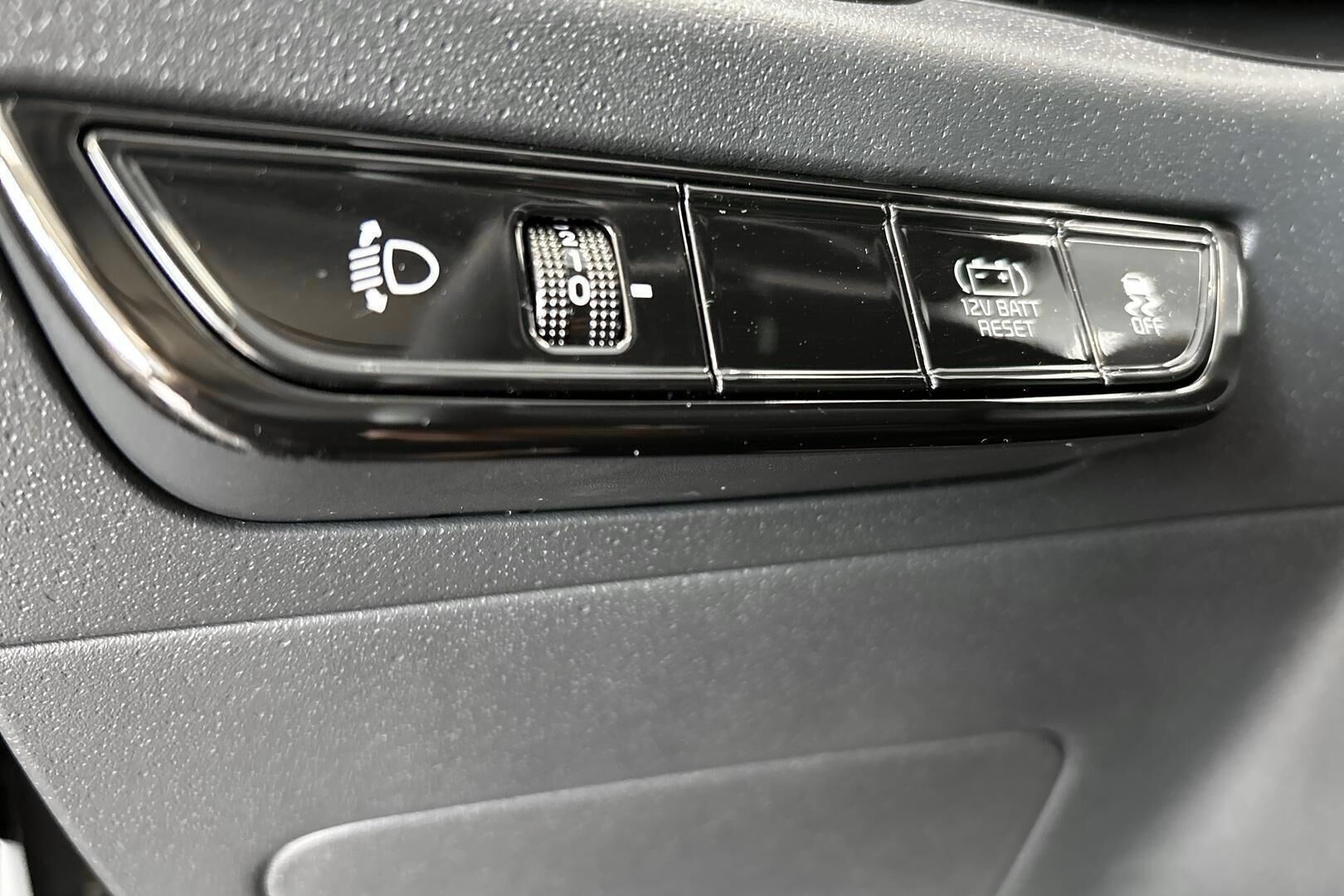 Kia Niro iso kuva 24