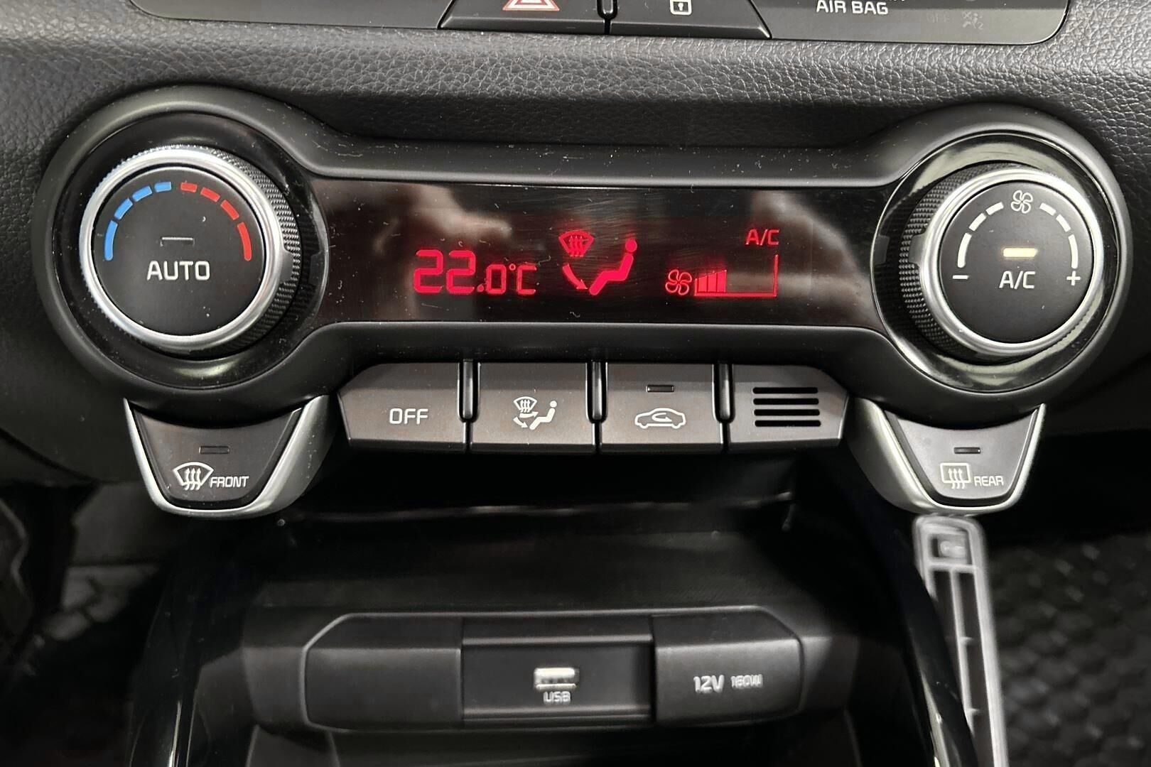 Kia Stonic iso kuva 14