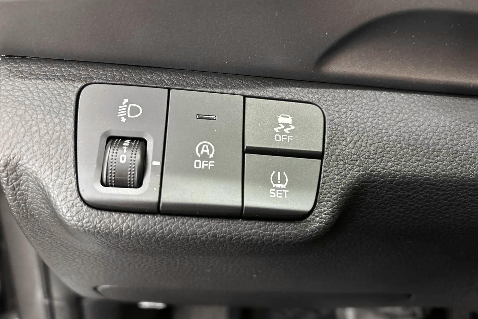 Kia Stonic iso kuva 18