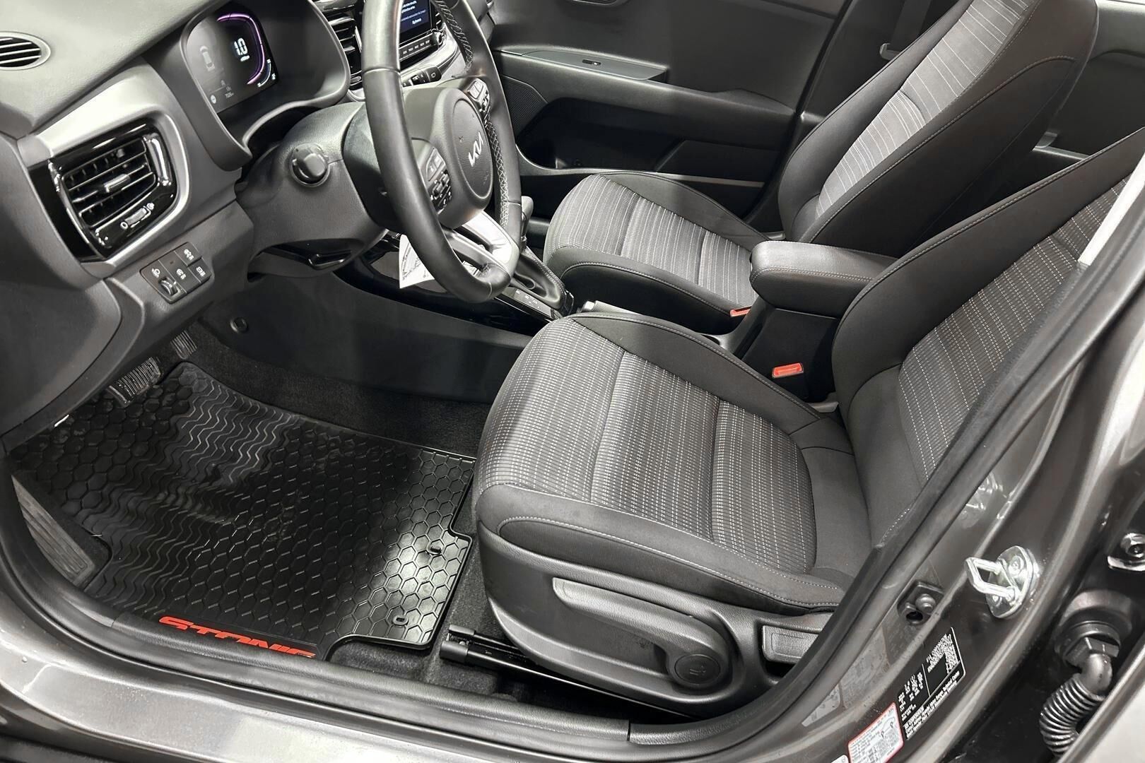 Kia Stonic iso kuva 7