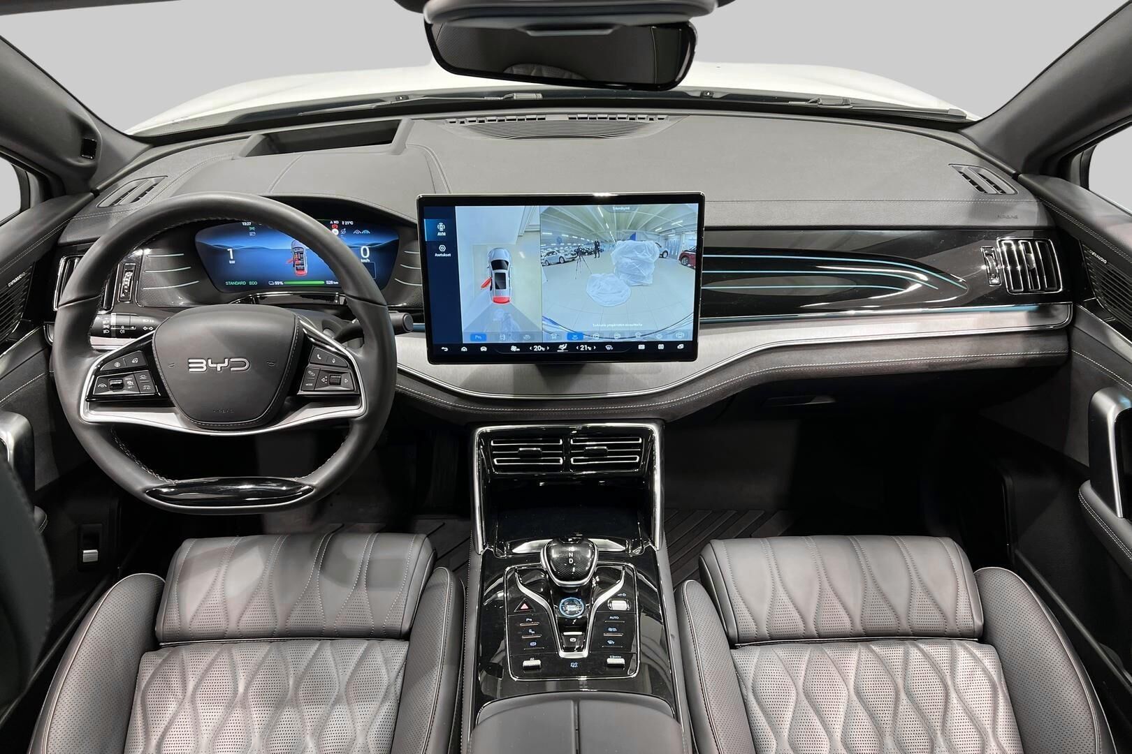 BYD TANG iso kuva 11