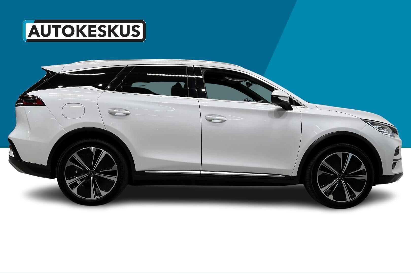 BYD TANG iso kuva 4