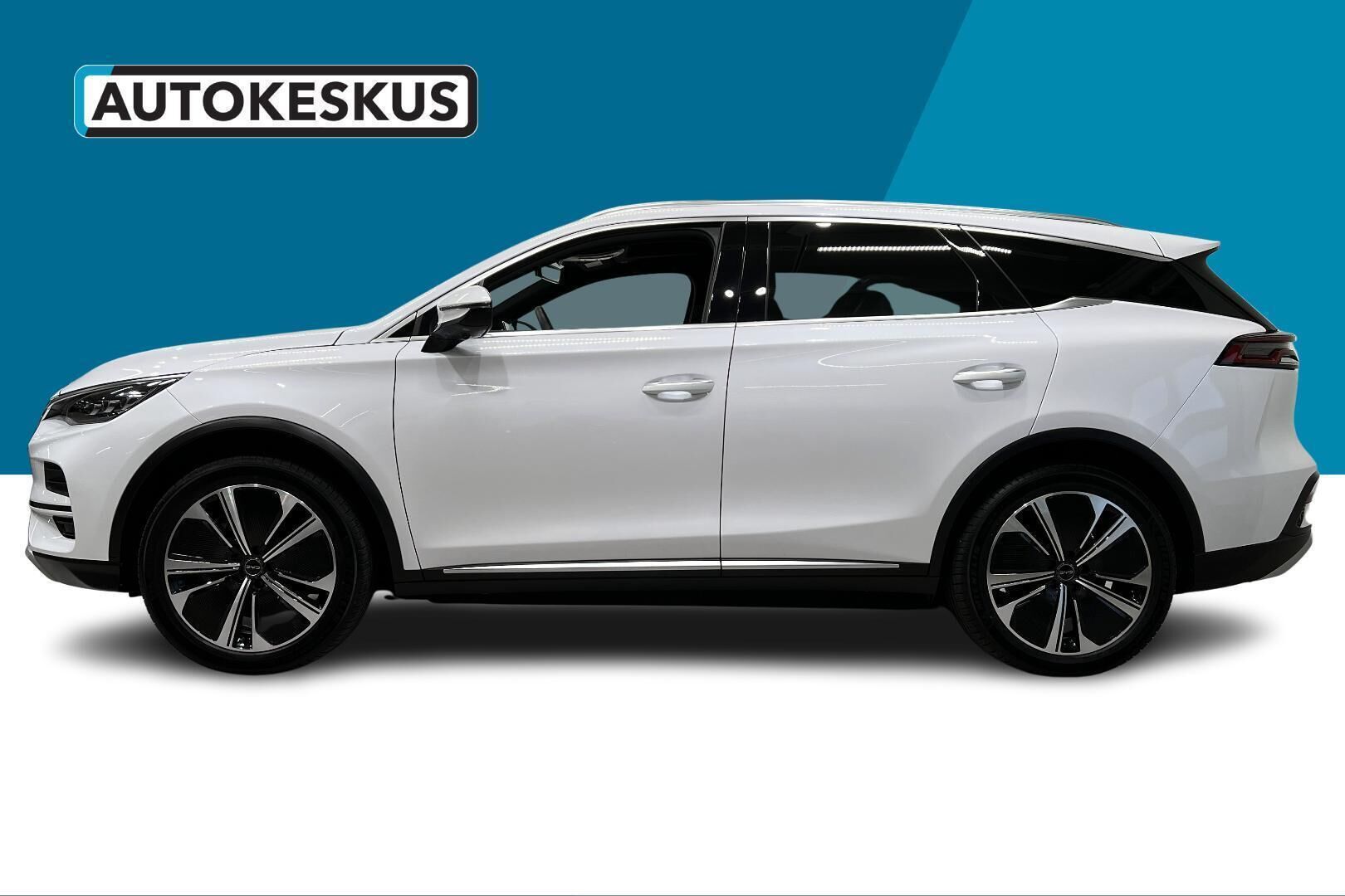 BYD TANG iso kuva 8