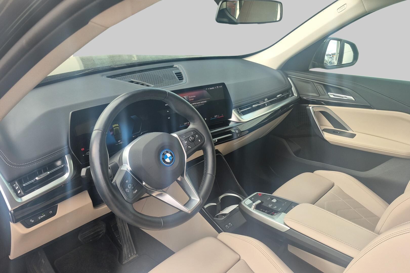 BMW X1 iso kuva 1