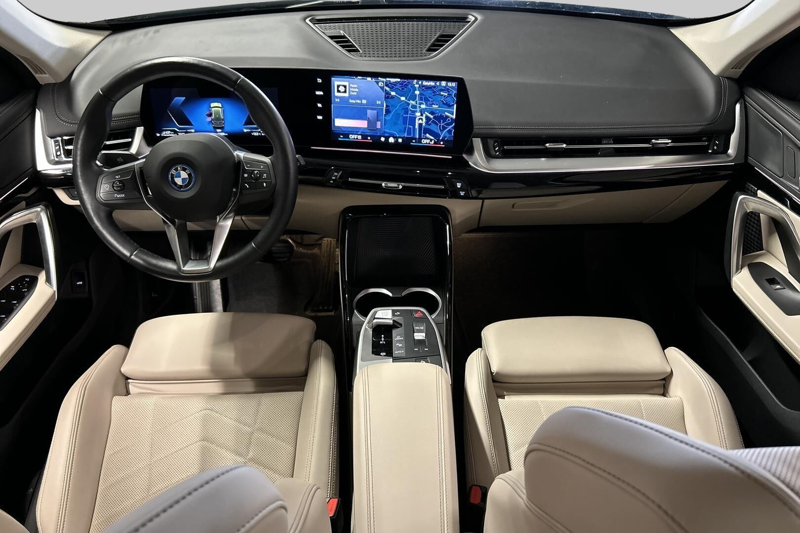 BMW X1 iso kuva 10