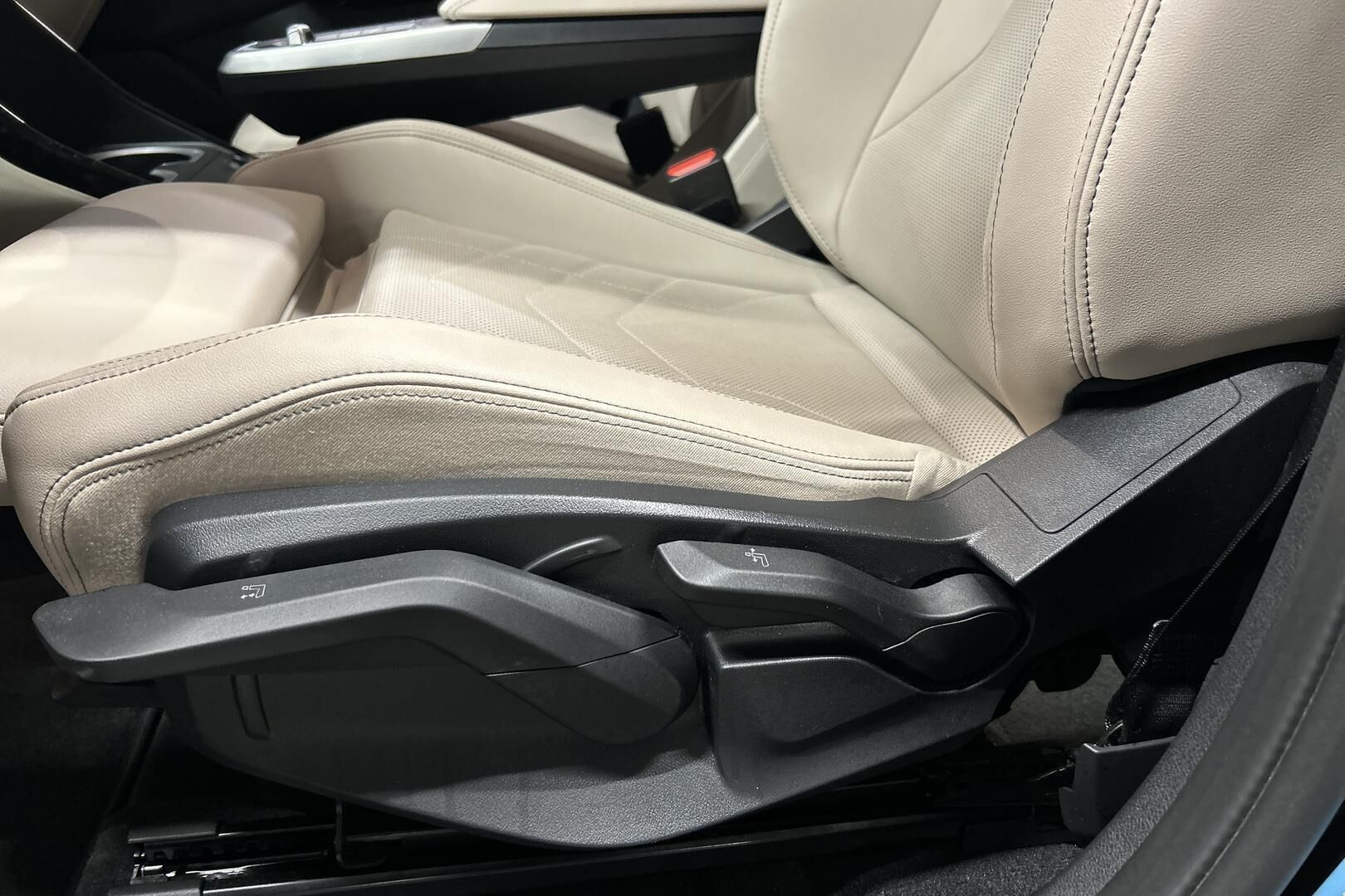 BMW X1 iso kuva 24