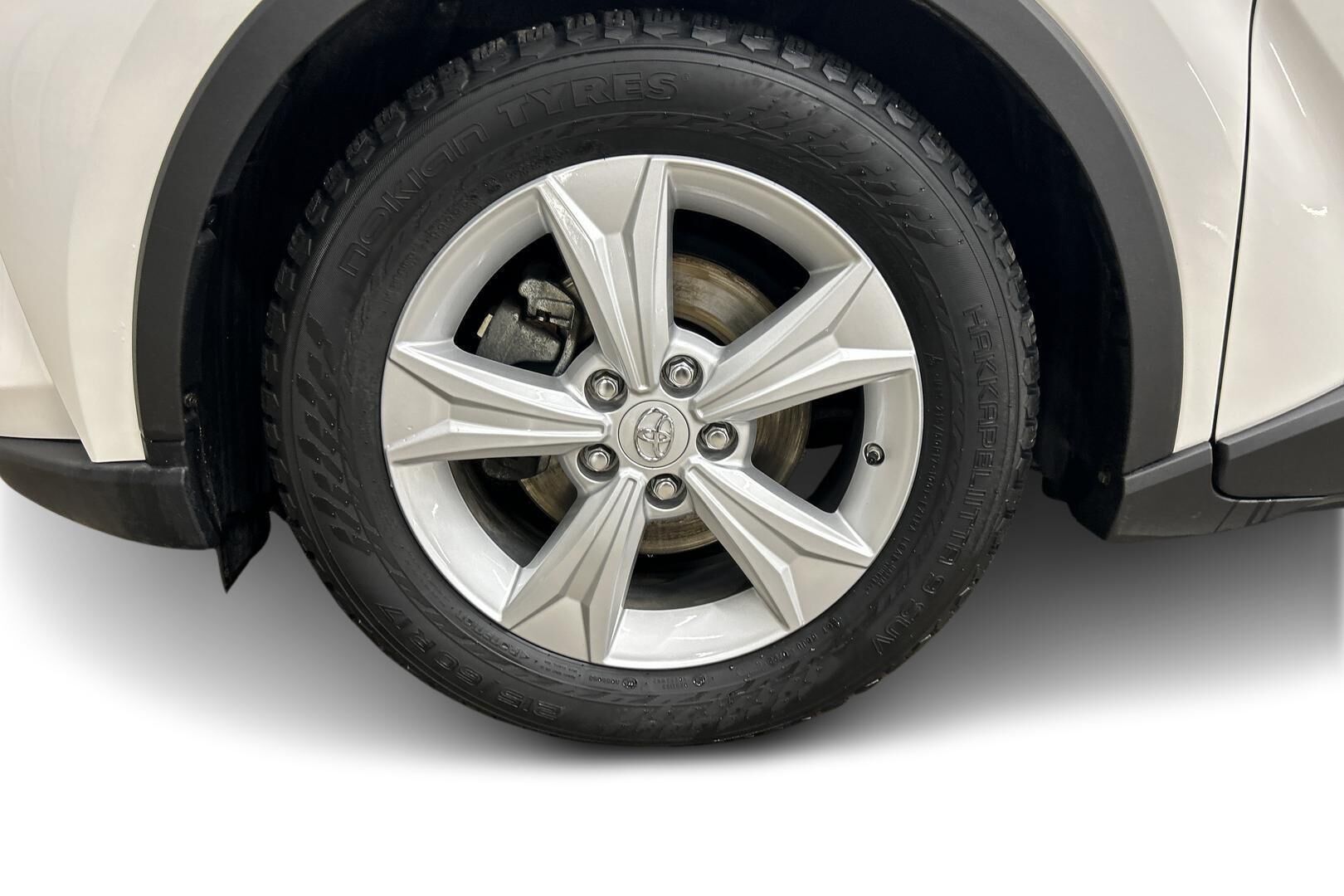 Toyota C-HR iso kuva 13