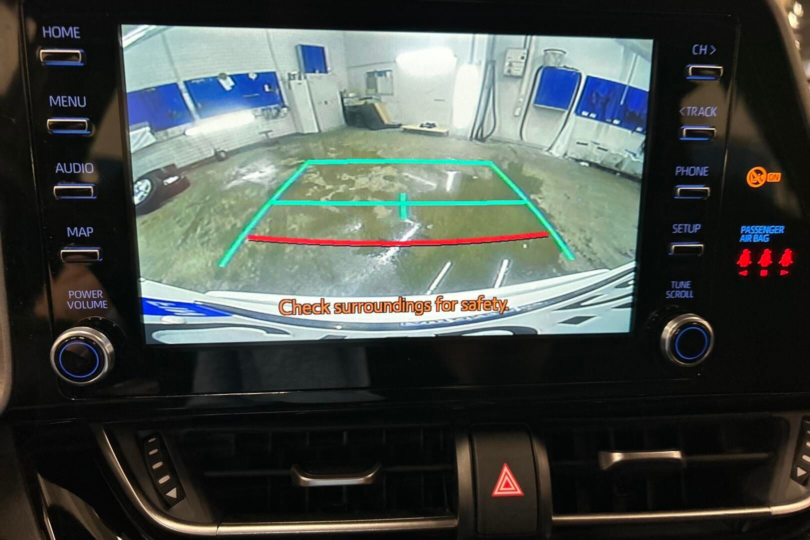 Toyota C-HR iso kuva 19