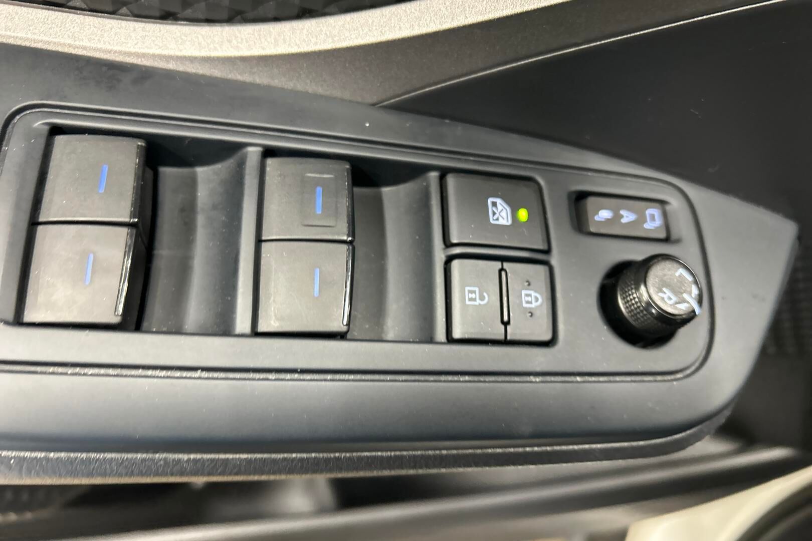 Toyota C-HR iso kuva 20