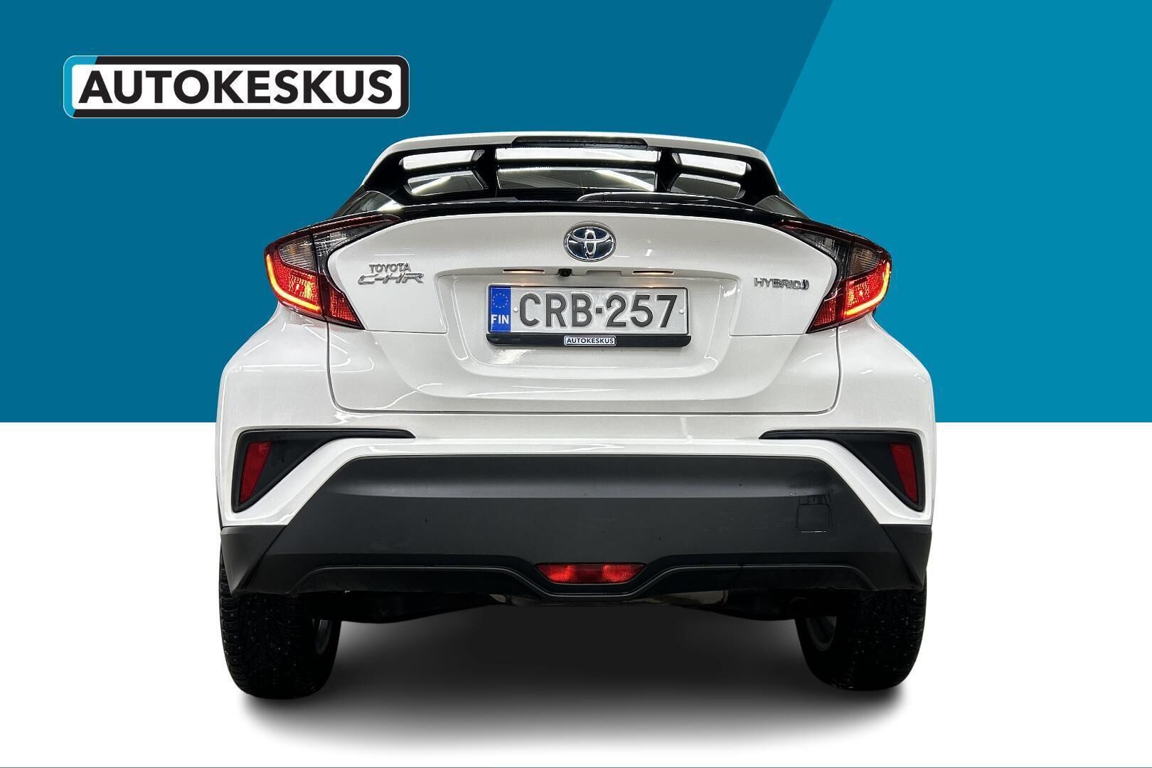 Toyota C-HR iso kuva 6