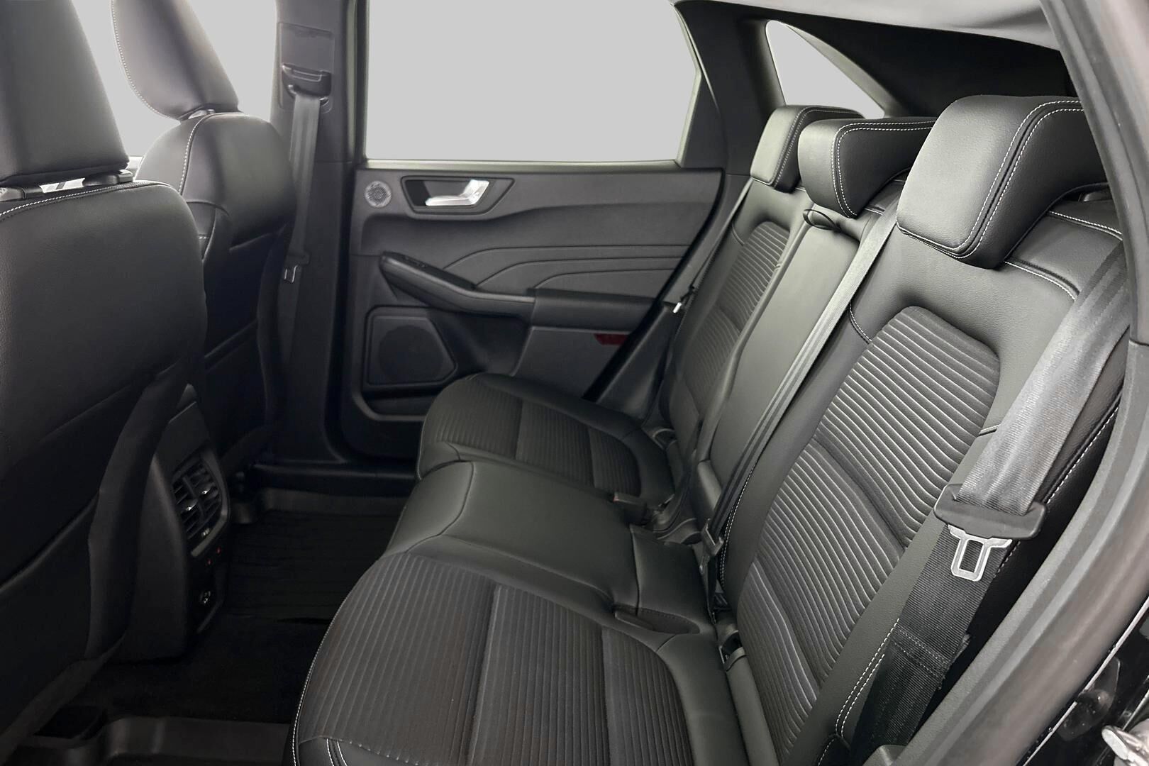 Ford Kuga iso kuva 10
