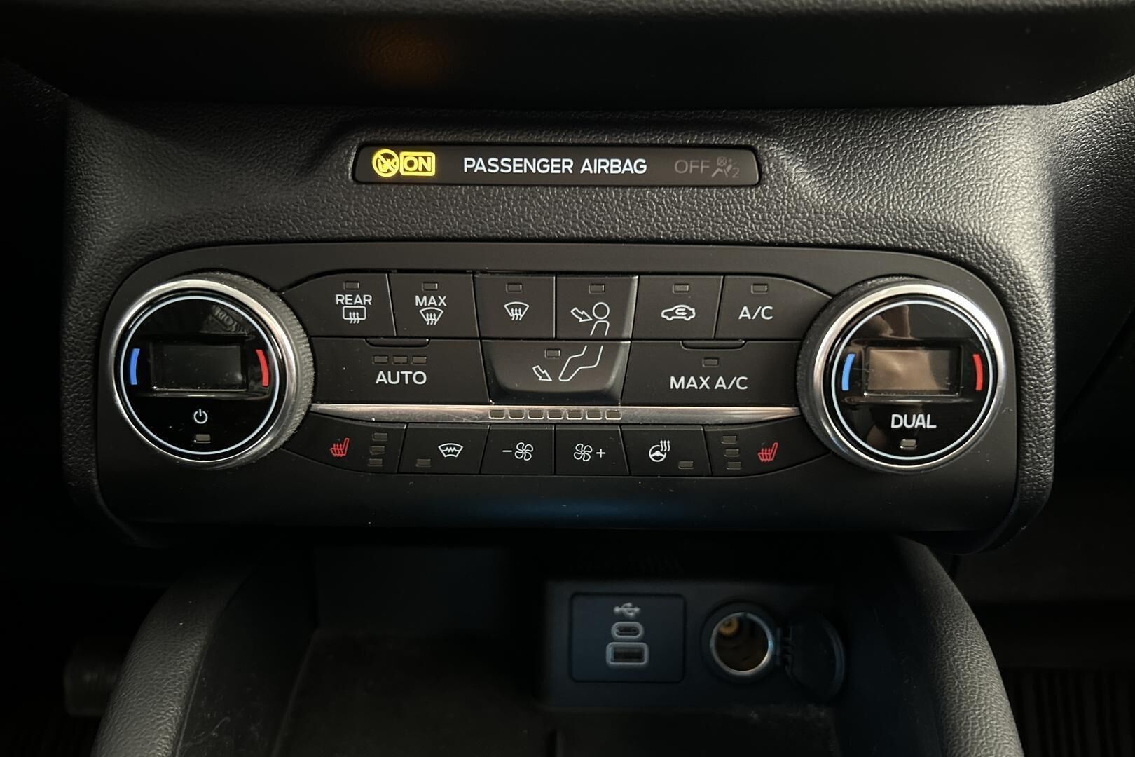 Ford Kuga iso kuva 29