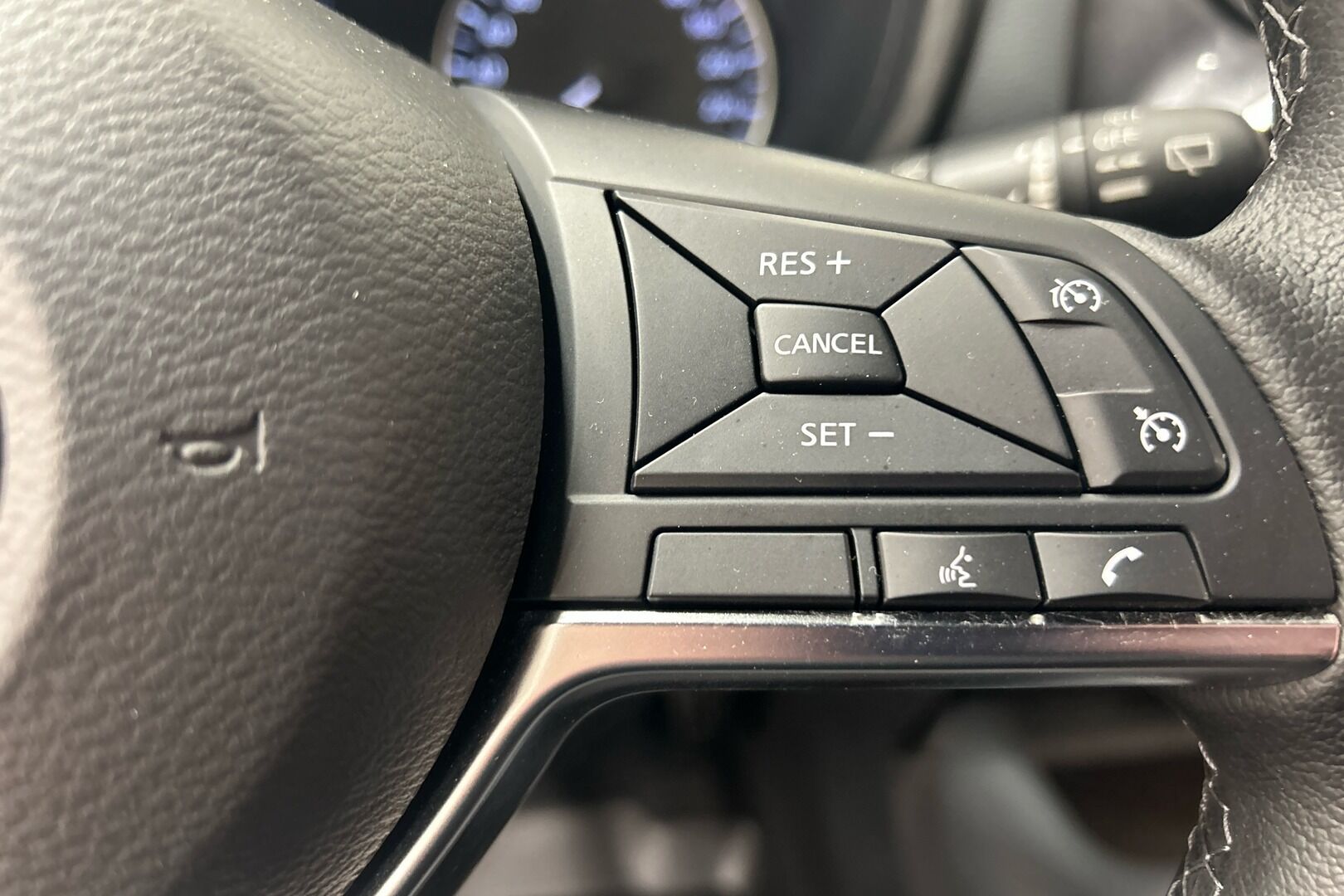 Nissan Juke iso kuva 12