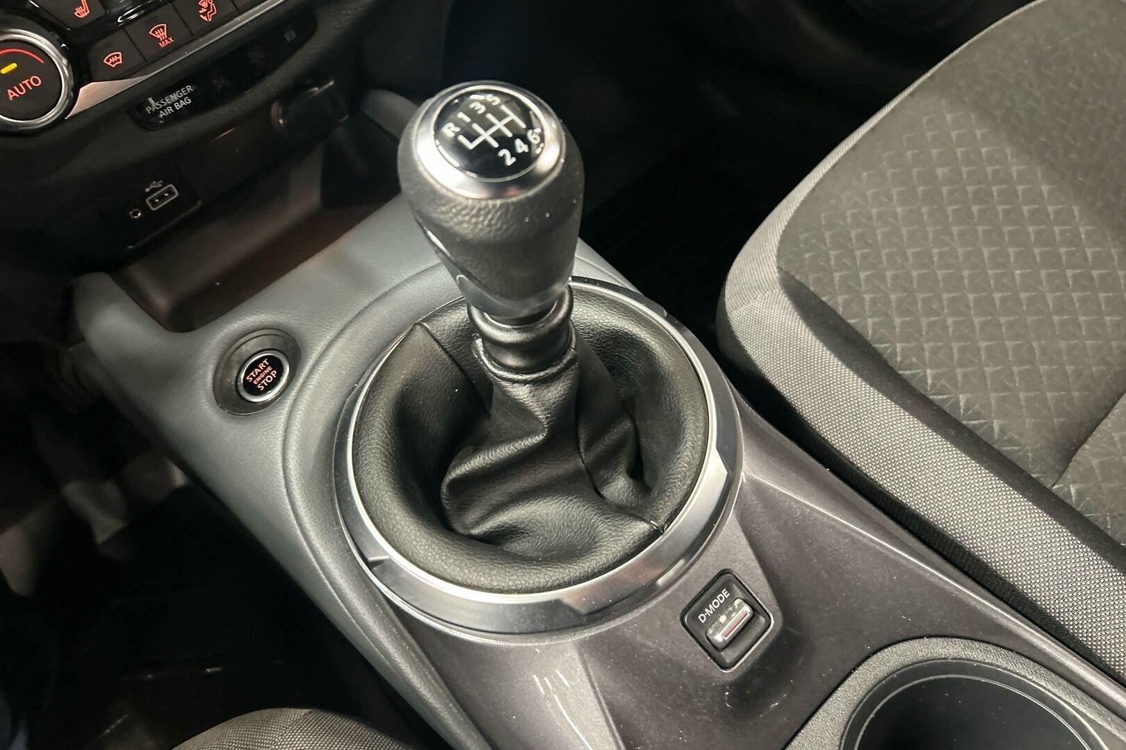 Nissan Juke iso kuva 18