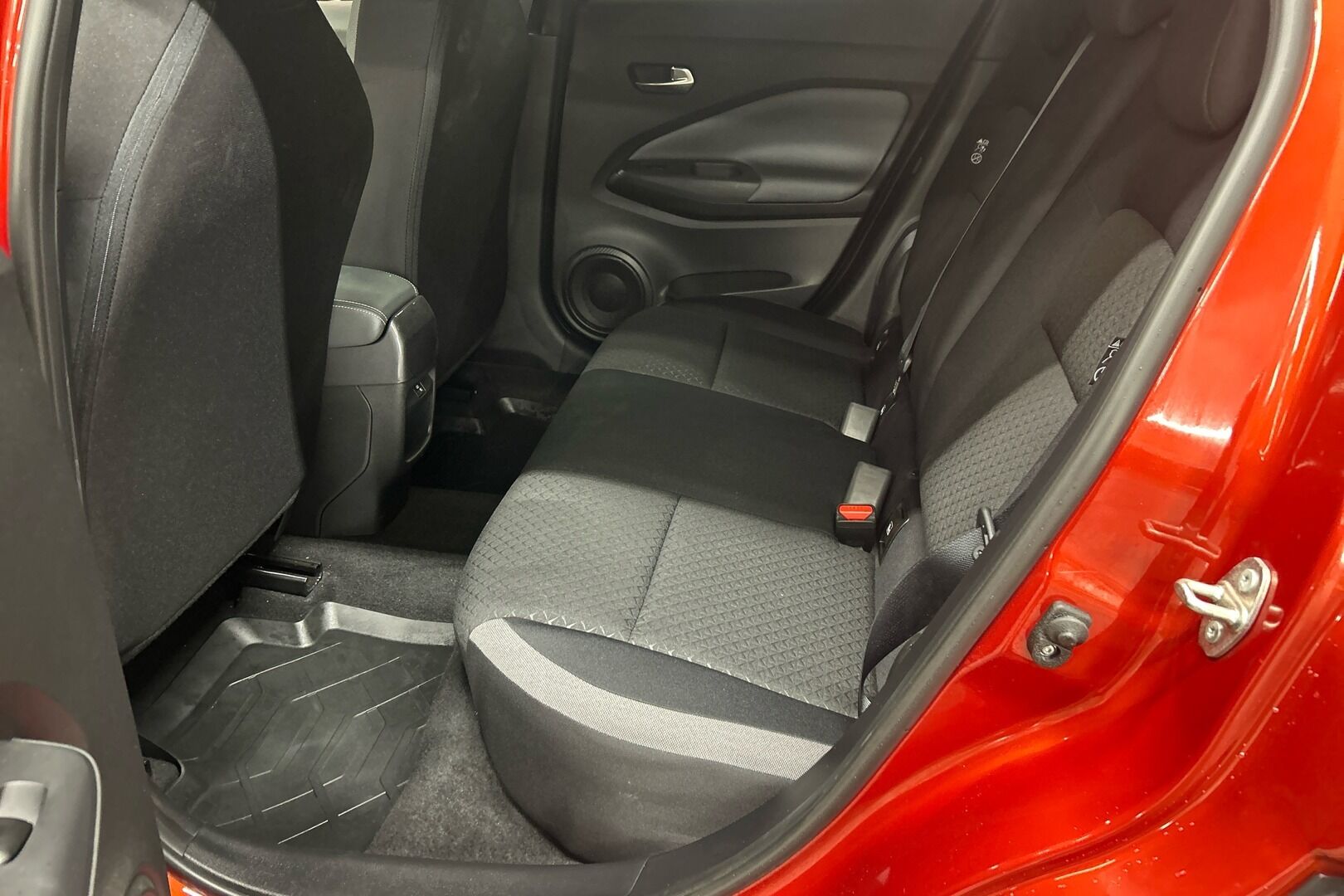 Nissan Juke iso kuva 7