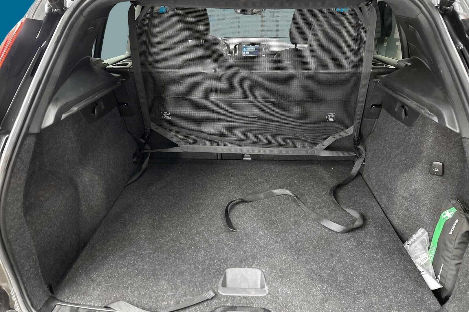 Volvo XC40 iso kuva 12