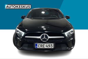 Mercedes-Benz A esikatselu 2