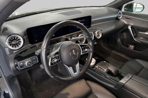 Mercedes-Benz A esikatselu 2