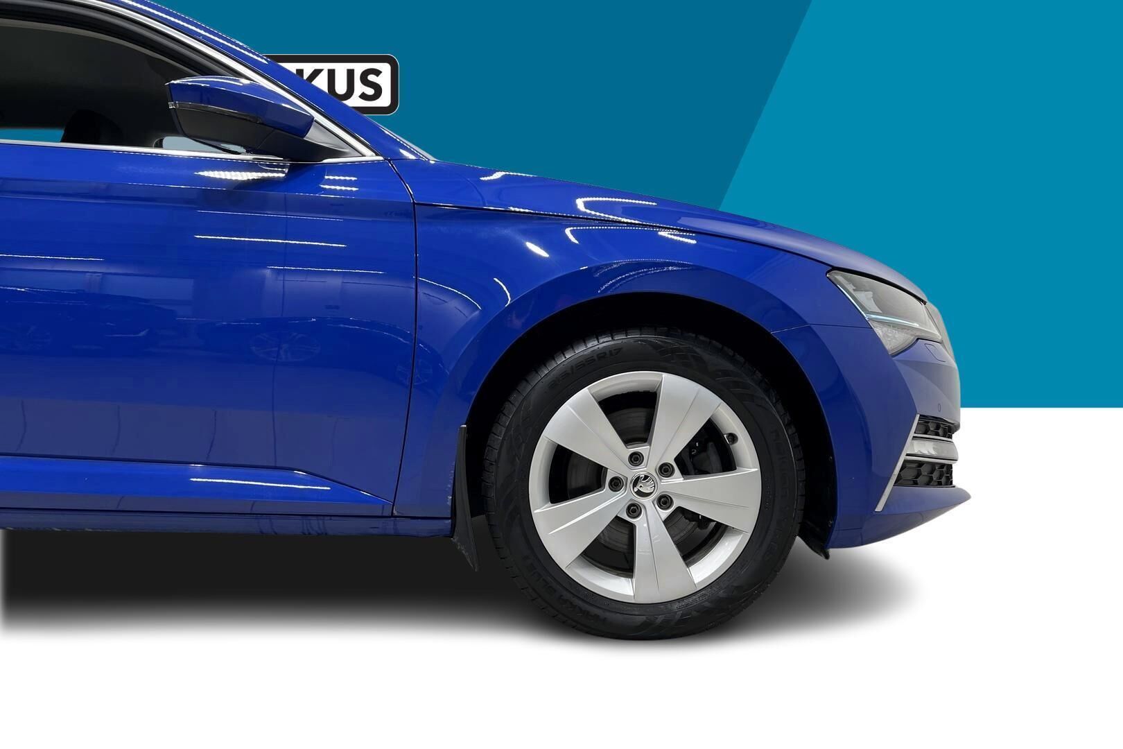 Skoda Superb iso kuva 13