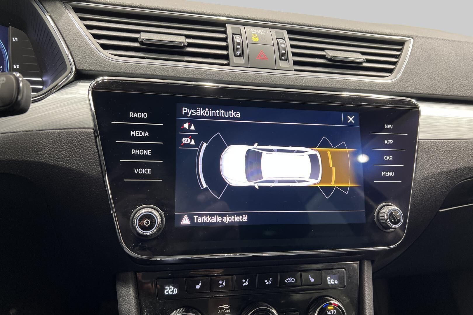 Skoda Superb iso kuva 14