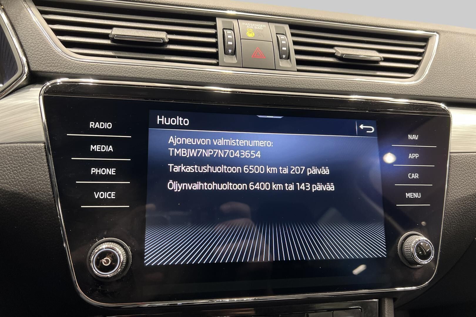 Skoda Superb iso kuva 15